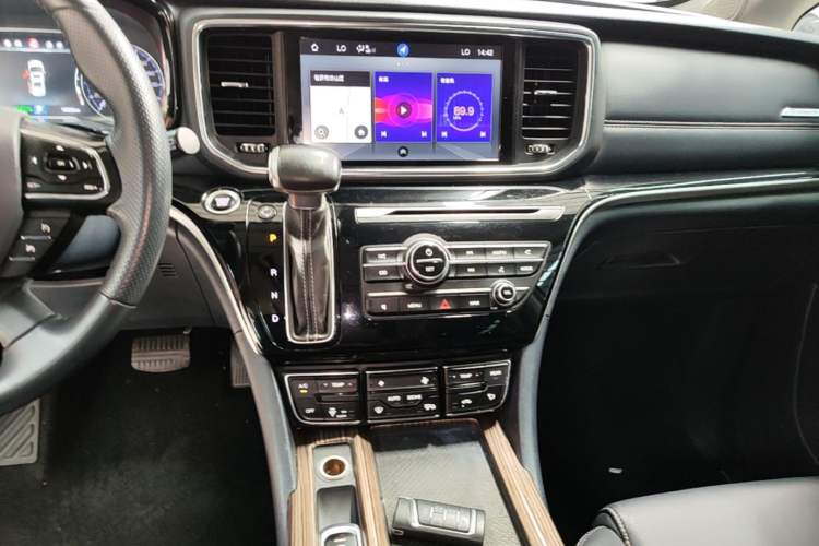 Used GAC Trumpchi M8 2020 Flagship Model 390T Prestige Edition Audio And AC Panel