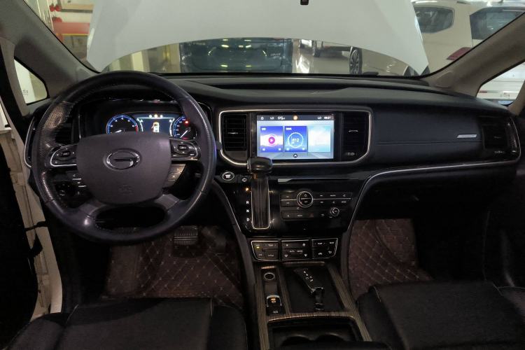 Used GAC Trumpchi M8 2020 Flagship Model 390T Deluxe Edition Center Console