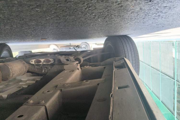 Used GAC Trumpchi M8 2020 390T Deluxe Edition Chassis Front Left