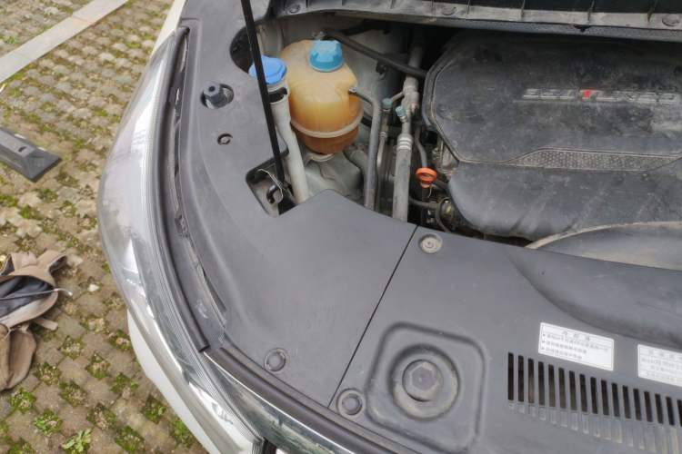 Used GAC Trumpchi M8 2020 Flagship Model 390T Prestige Edition Engine Bay Right