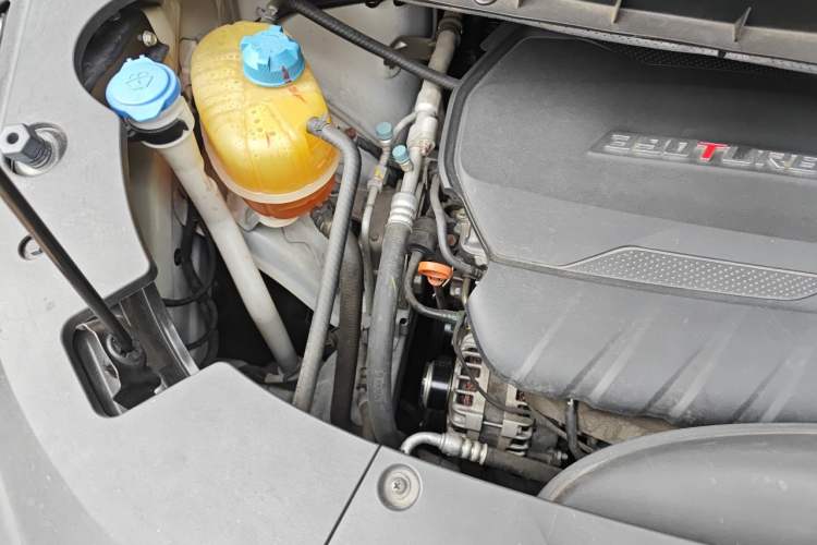 Used GAC Trumpchi M8 2020 Flagship Model 390T Prestige Edition Engine Bay Right