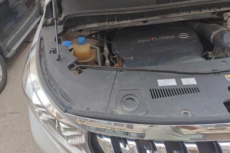 Used GAC Trumpchi M8 2020 Flagship Model 390T Prestige Edition Engine Bay Right