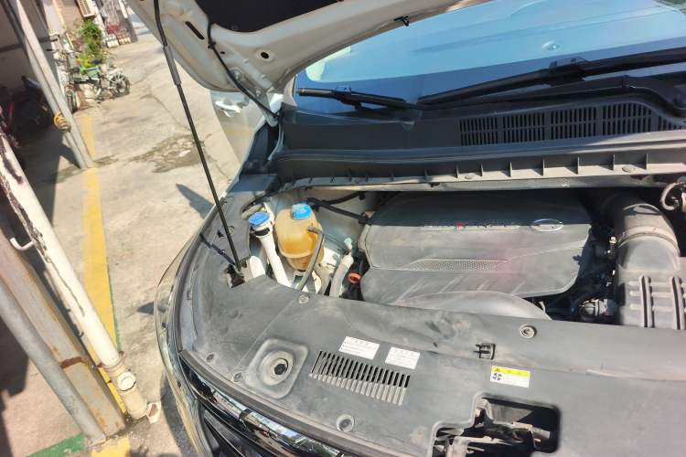 Used GAC Trumpchi M8 2020 Flagship Model 390T Deluxe Edition Engine Bay Right