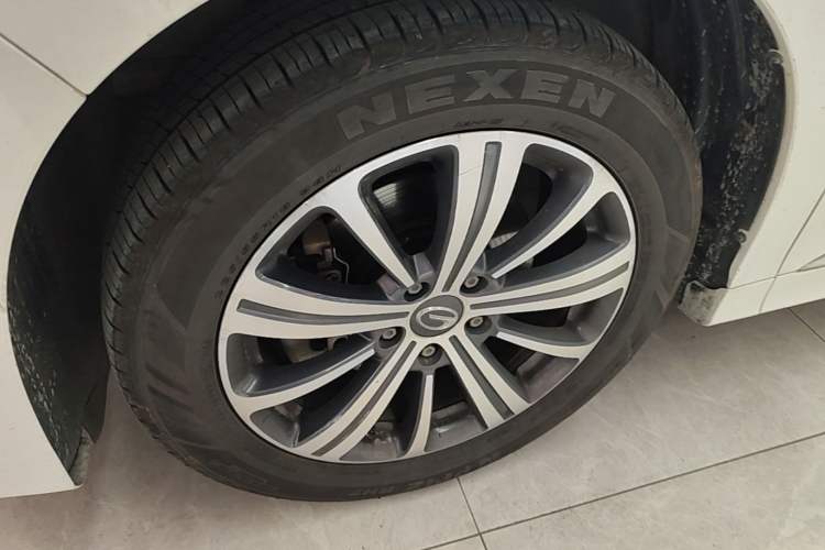 Used GAC Trumpchi M8 2020 Flagship Model 390T Supreme Edition Exterior 4