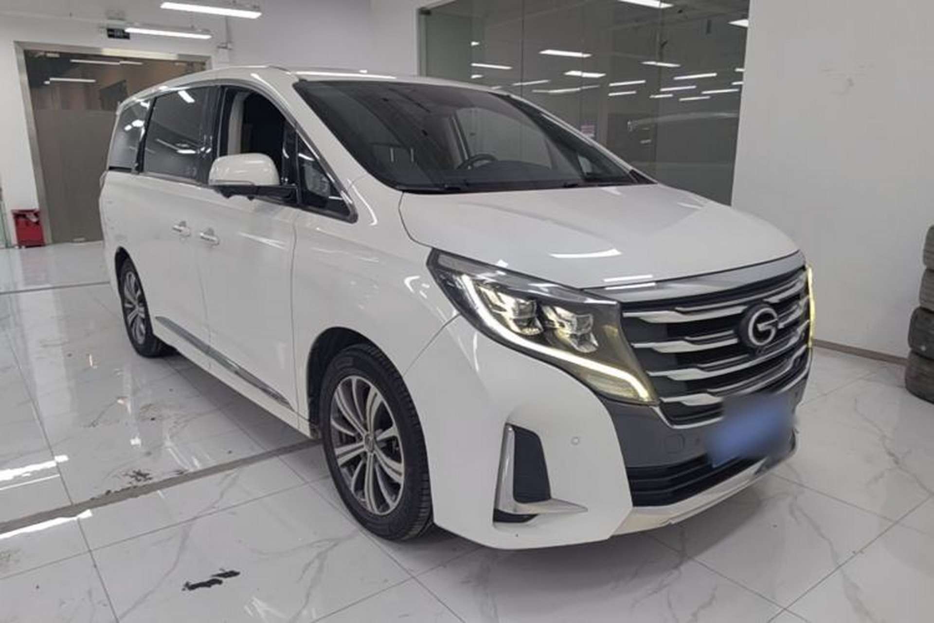 Used GAC Trumpchi M8 2020 Flagship Model 390T Supreme Edition Front Right 45 Deg