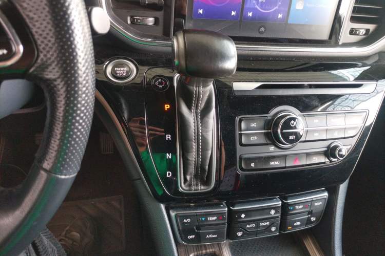 Used GAC Trumpchi M8 2020 Flagship Model 390T Deluxe Edition Gear Lever