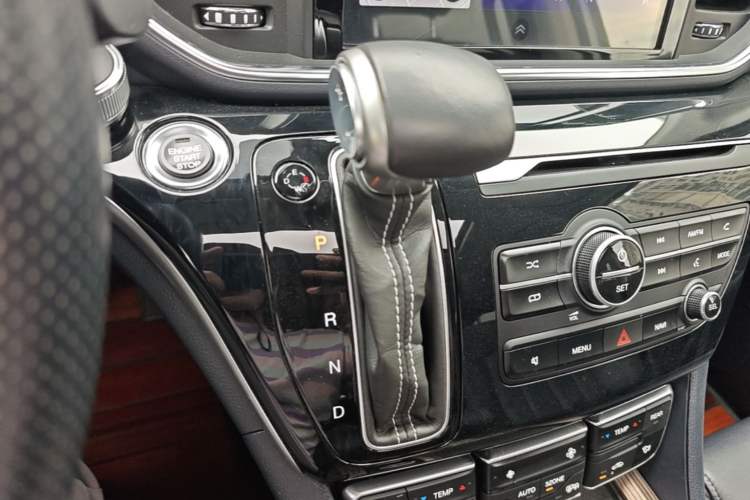 Used GAC Trumpchi M8 2020 390T Deluxe Edition Gear Lever