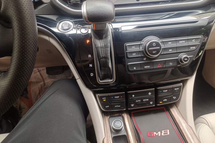 Used GAC Trumpchi M8 2020 Flagship Model 390T Luxury Edition Gear Lever