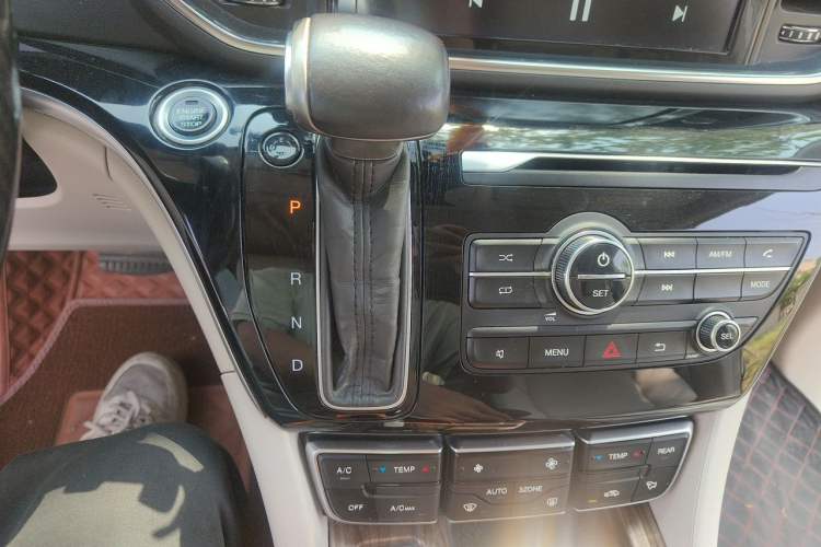 Used GAC Trumpchi M8 2020 Flagship Model 390T Luxury Edition Gear Lever