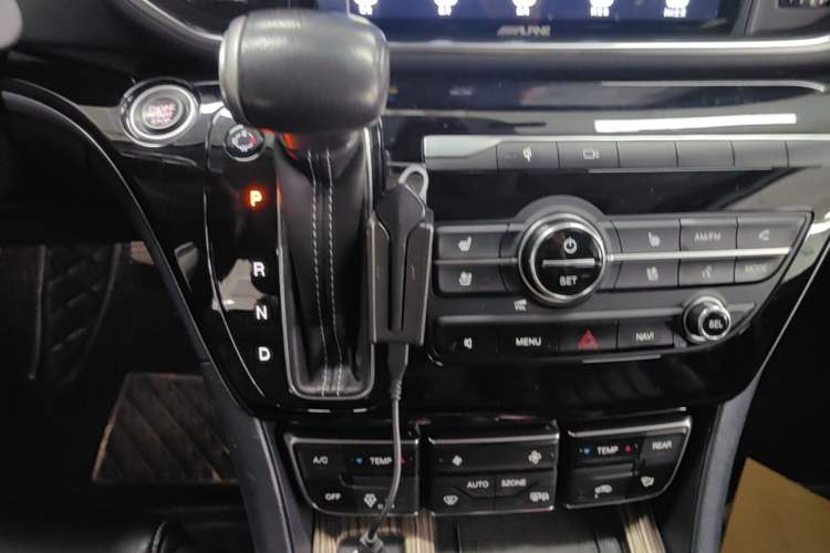 Used GAC Trumpchi M8 2020 Flagship Model 390T Supreme Edition Gear Lever