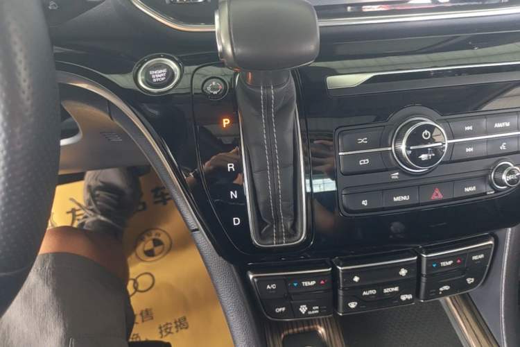 Used GAC Trumpchi M8 2020 Flagship Model 390T Prestige Edition Gear Lever