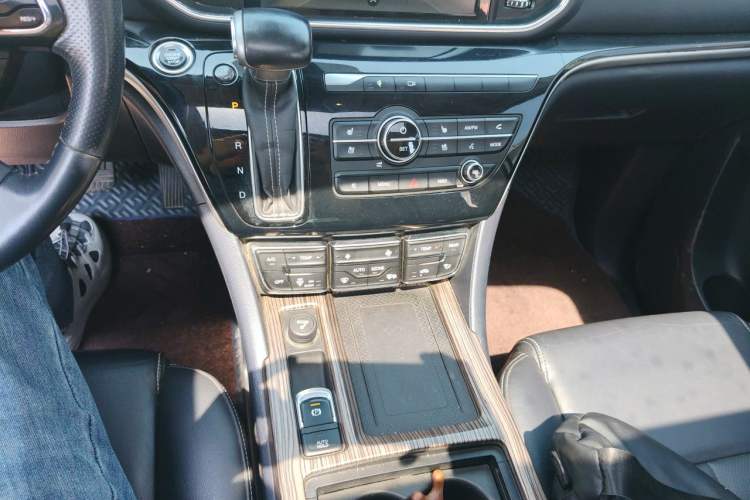 Used GAC Trumpchi M8 2020 Flagship Model 390T Supreme Edition Gear Lever