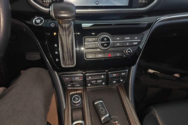 Used GAC Trumpchi M8 2020 Flagship Model 390T Deluxe Edition Gear Lever
