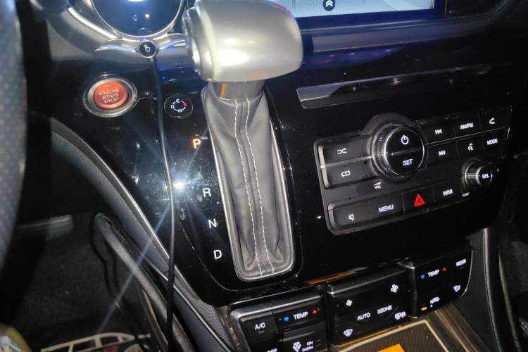 Used GAC Trumpchi M8 2020 Flagship Model 390T Prestige Edition Gear Lever