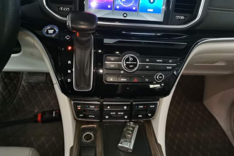 Used GAC Trumpchi M8 2020 Flagship Model 390T Luxury Edition Gear Lever