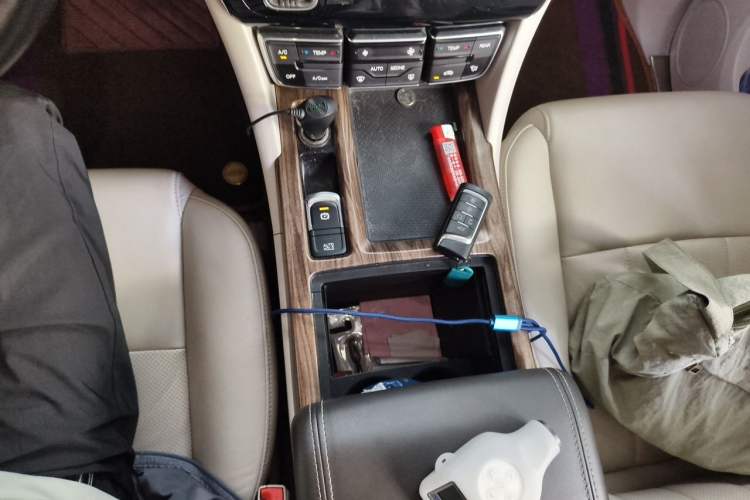 Used GAC Trumpchi M8 2020 390T Deluxe Edition Gear Lever