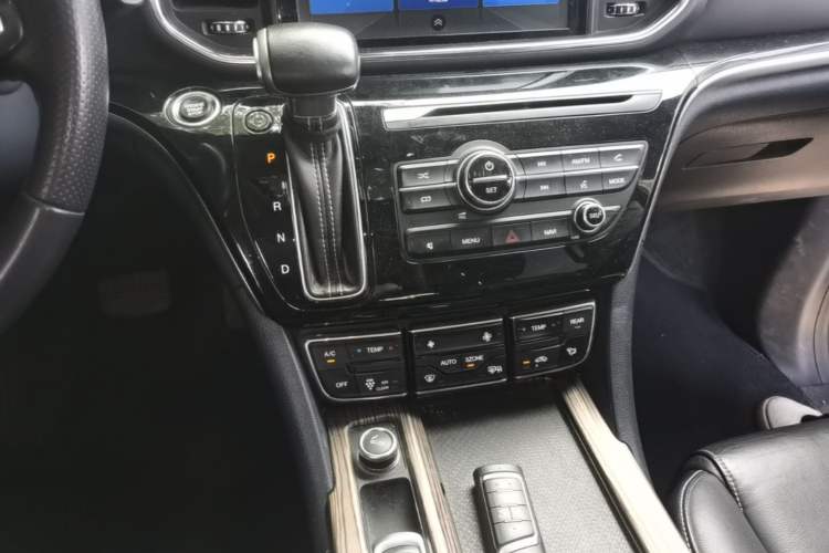 Used GAC Trumpchi M8 2020 Flagship Model 390T Prestige Edition Gear Lever