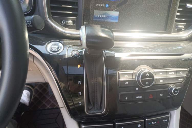 Used GAC Trumpchi M8 2020 Flagship Model 390T Luxury Edition Gear Lever