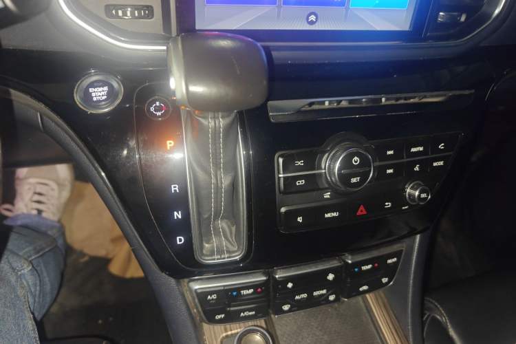 Used GAC Trumpchi M8 2020 390T Deluxe Edition Gear Lever