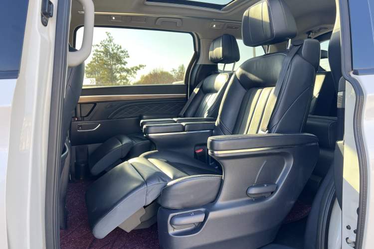 Used GAC Trumpchi M8 2020 390T Deluxe Edition Interior 2