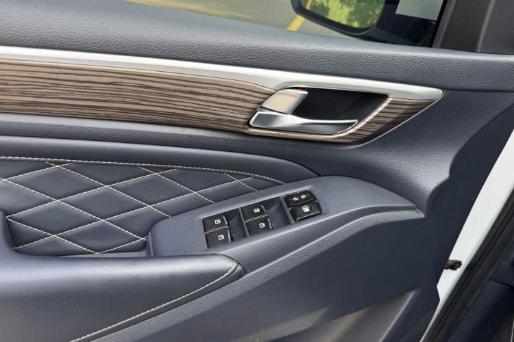 Used GAC Trumpchi M8 2020 Flagship Model 390T Deluxe Edition Interior 4