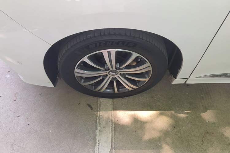 Used GAC Trumpchi M8 2020 Flagship 390T Navigation Model Left Front Wheel Hub