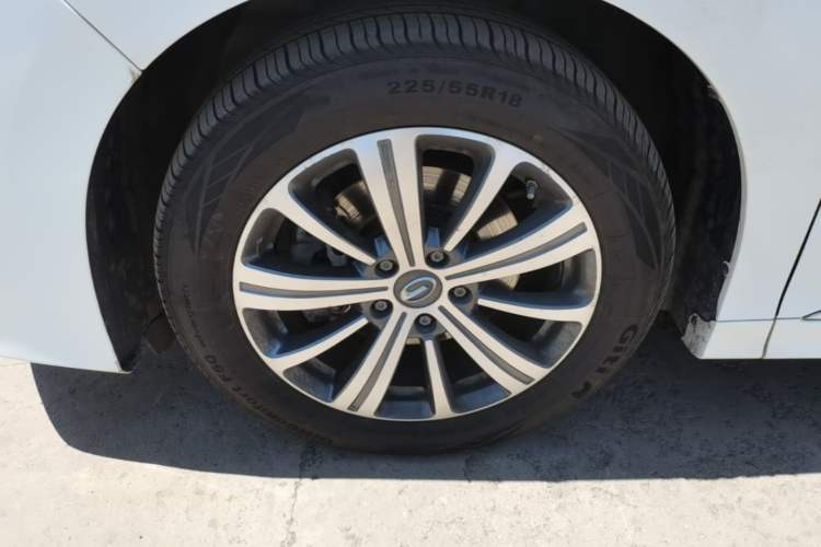 Used GAC Trumpchi M8 2020 Flagship Model 390T Supreme Edition Left Front Wheel Hub