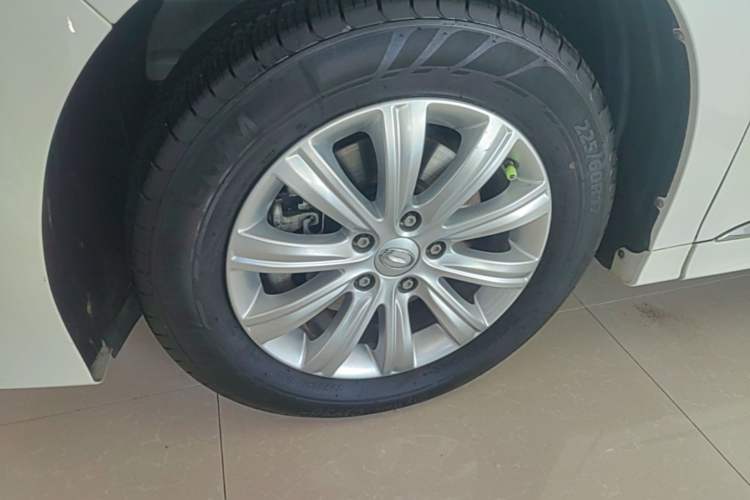 Used GAC Trumpchi M8 2020 Flagship Model 390T Deluxe Edition Left Front Wheel Hub