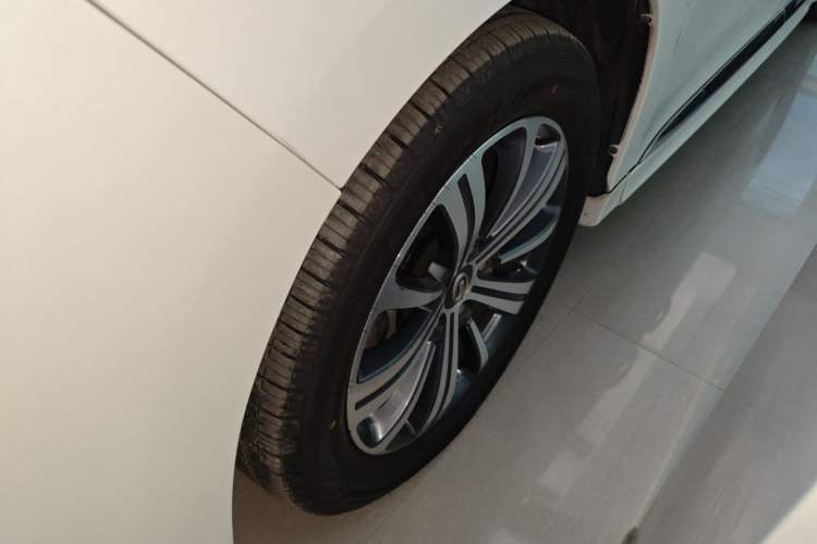 Used GAC Trumpchi M8 2020 Flagship Model 390T Supreme Edition Left Front Wheel Hub