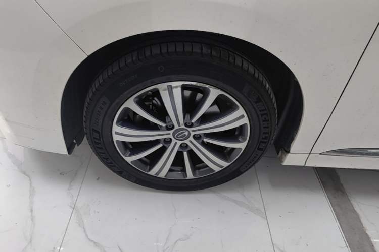 Used GAC Trumpchi M8 2020 Flagship Model 390T Supreme Edition Left Front Wheel Hub