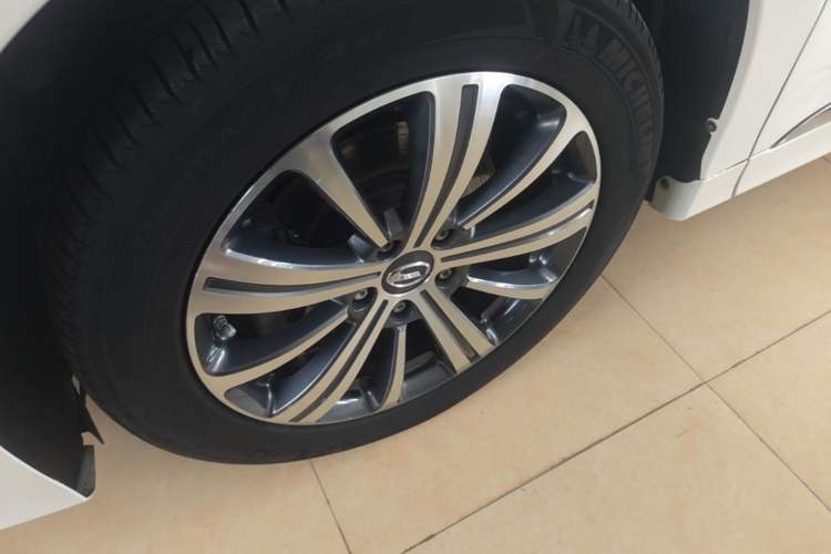 Used GAC Trumpchi M8 2020 Flagship Model 390T Prestige Edition Left Front Wheel Hub