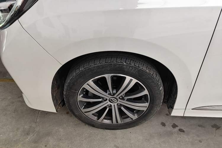Used GAC Trumpchi M8 2020 Flagship Model 390T Prestige Edition Left Front Wheel Hub
