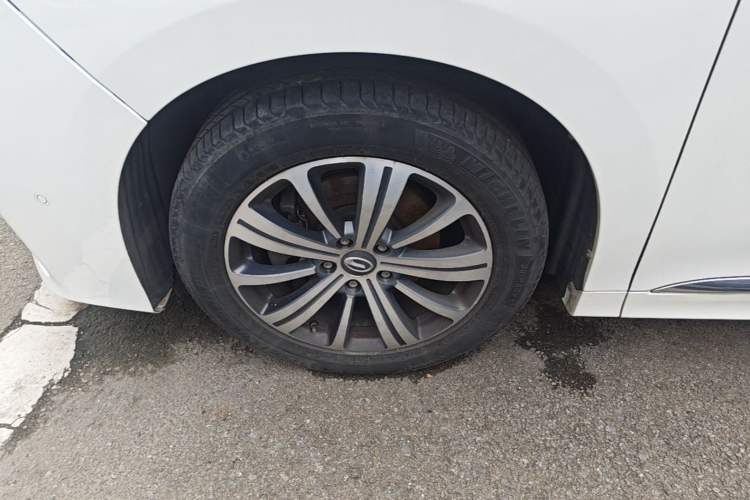 Used GAC Trumpchi M8 2020 Flagship 390T Navigation Model Left Front Wheel Hub