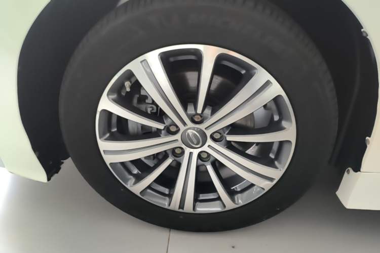 Used GAC Trumpchi M8 2020 Master Edition 390T Supreme Version Left Front Wheel Hub