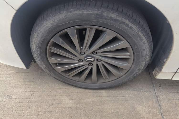 Used GAC Trumpchi M8 2020 Flagship Model 390T Prestige Edition Left Front Wheel Hub