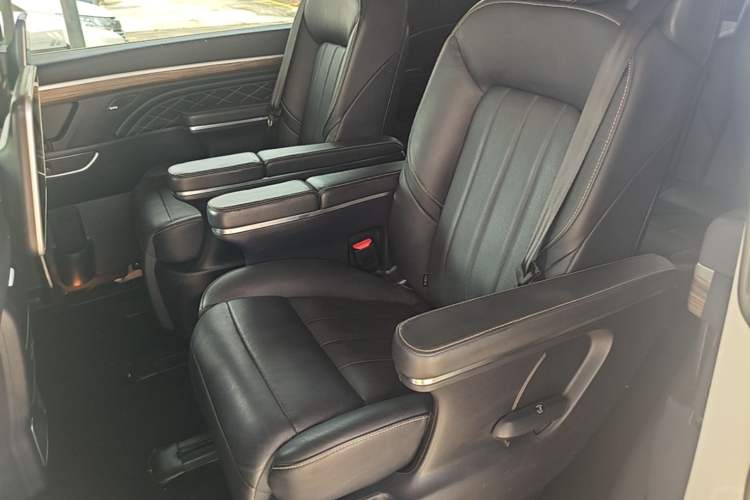 Used GAC Trumpchi M8 2020 Flagship 390T Navigation Model Left Rear Seat