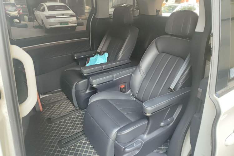 Used GAC Trumpchi M8 2020 Flagship Model 390T Prestige Edition Left Rear Seat