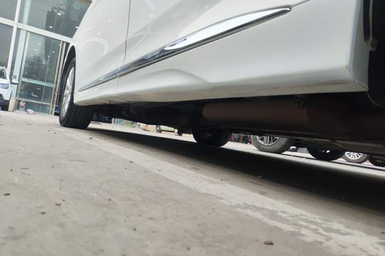 Used GAC Trumpchi M8 2020 Flagship Model 390T Deluxe Edition Left Side Sill