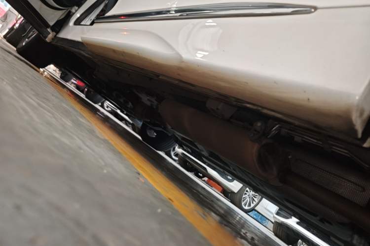 Used GAC Trumpchi M8 2020 Flagship Model 390T Prestige Edition Left Side Sill