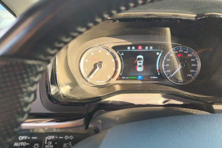 Used GAC Trumpchi M8 2020 Flagship 390T Navigation Model Odometer Close Up