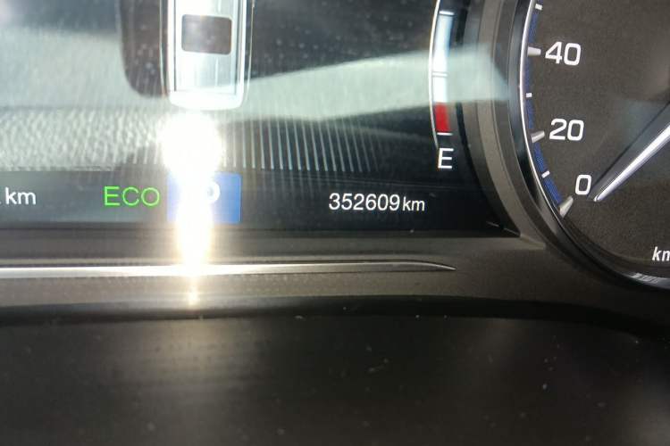 Used GAC Trumpchi M8 2020 Master Edition 390T Deluxe Version Odometer Close Up