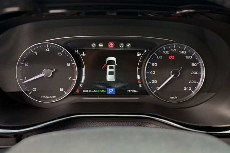 Used GAC Trumpchi M8 2020 390T Deluxe Edition Odometer Close Up