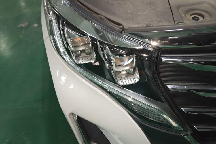 Used GAC Trumpchi M8 2020 Flagship Model 390T Supreme Edition Right Front Headlight