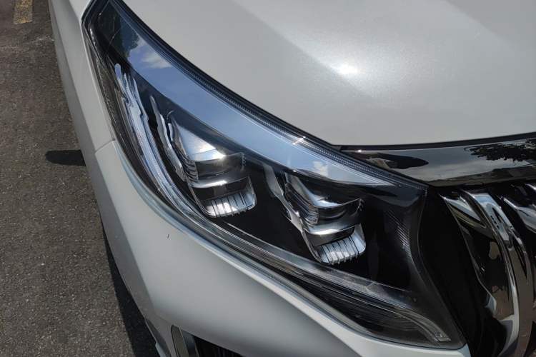 Used GAC Trumpchi M8 2020 Master Edition 390T Supreme Version Right Front Headlight