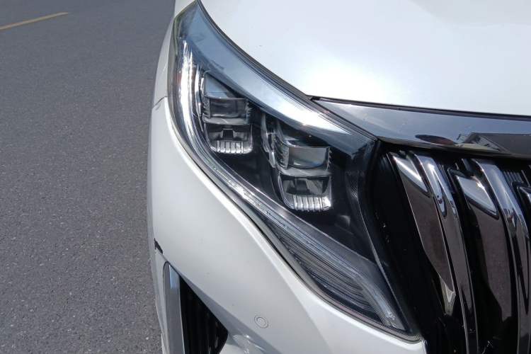 Used GAC Trumpchi M8 2020 Master Edition 390T Deluxe Version Right Front Headlight