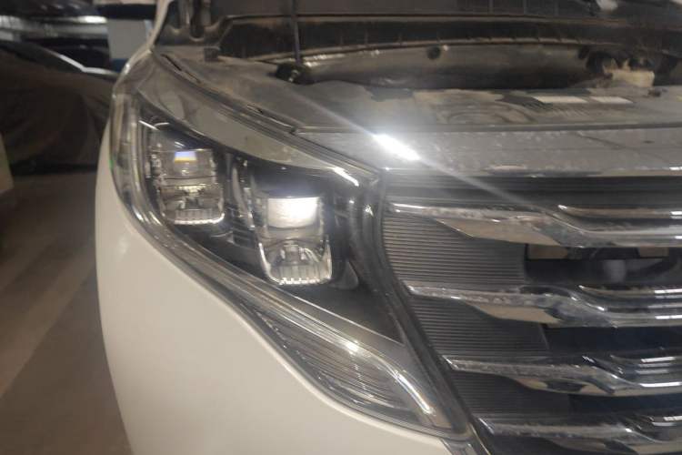Used GAC Trumpchi M8 2020 390T Deluxe Edition Right Front Headlight