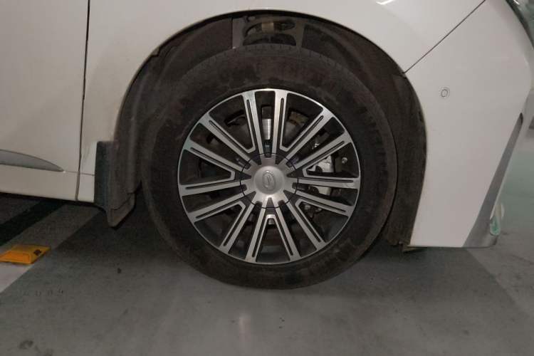 Used GAC Trumpchi M8 2020 Flagship 390T Navigation Model Right Front Wheel Hub