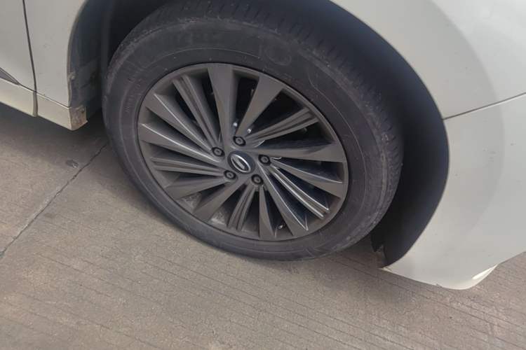 Used GAC Trumpchi M8 2020 Flagship Model 390T Prestige Edition Right Front Wheel Hub