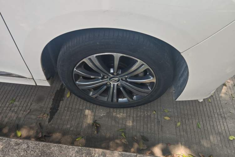 Used GAC Trumpchi M8 2020 Flagship Model 390T Prestige Edition Right Front Wheel Hub