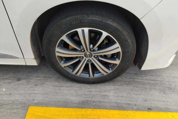Used GAC Trumpchi M8 2020 Flagship Model 390T Prestige Edition Right Front Wheel Hub